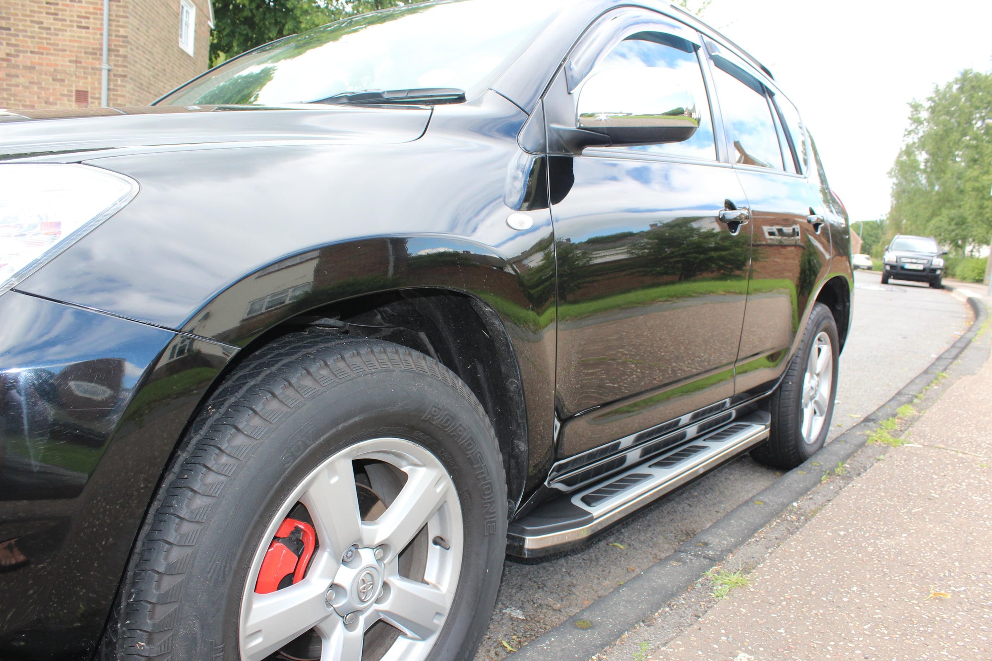 Toyota RAV4 Bj. 06-13 Trittbretter "Suburban" - Direct 4x4 Autozubehör