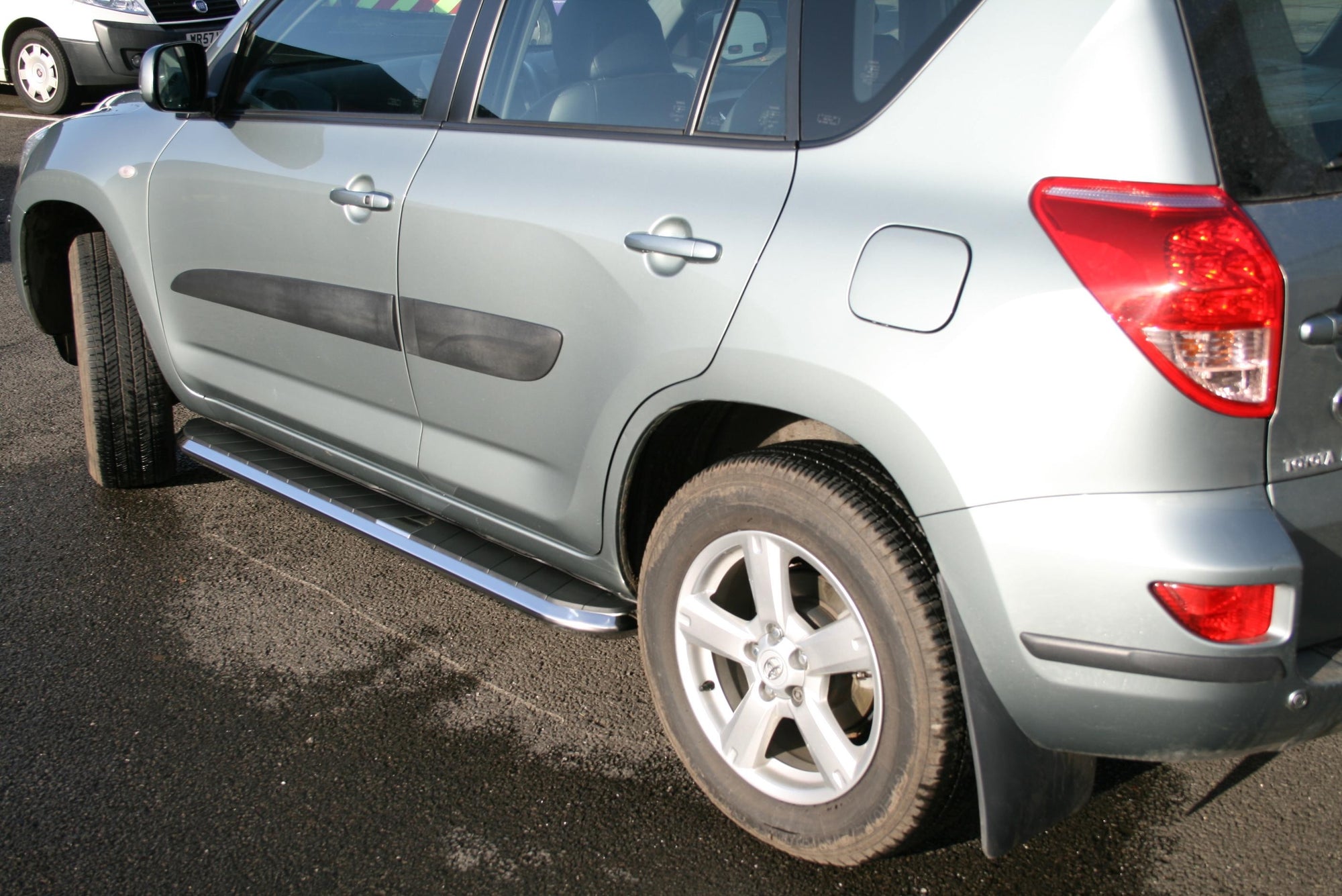 Toyota RAV4 Bj. 06-13 Trittbretter "High-Flyer" - Direct 4x4 Autozubehör