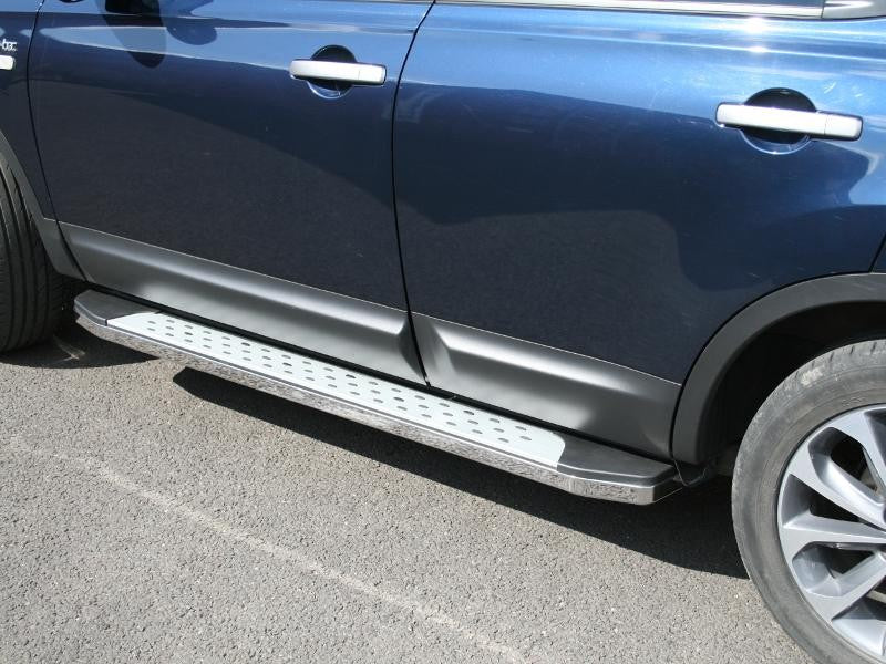 Nissan Qashqai Bj. 07-13 Trittbretter "Freedom" - Direct 4x4 Autozubehör