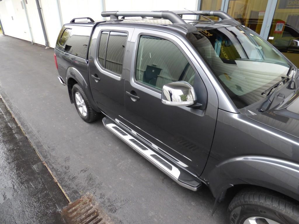 Nissan Navara D40 Double Cab Bj. 06-15 Trittbretter "Suburban" - Direct 4x4 Autozubehör