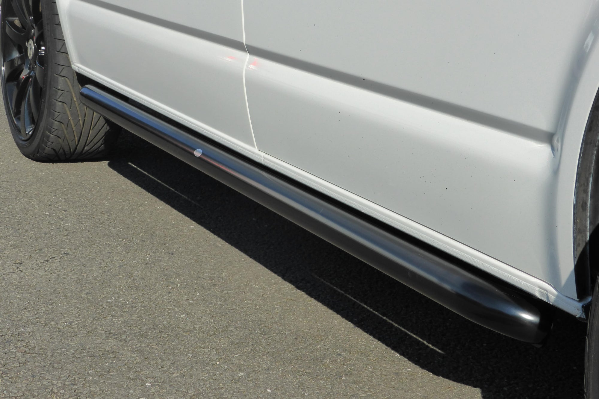 VW T5 Bj. 03-09 KRS Schwarze Schwellerrohre "Sport" 64mm - Direct 4x4 Autozubehör