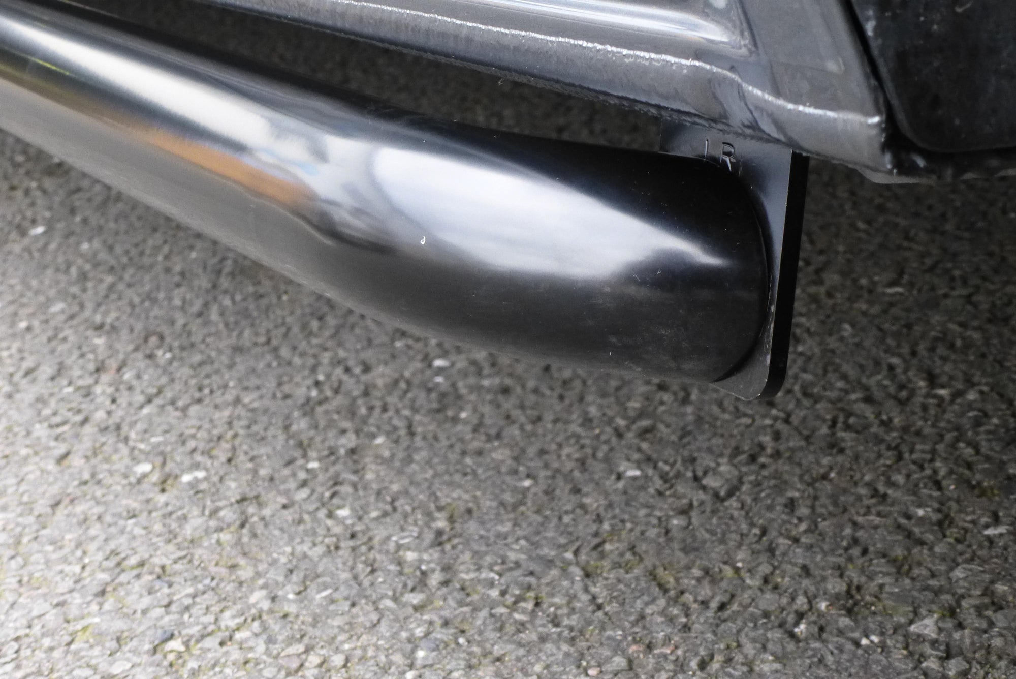 VW T5 Bj. 09-15 Kurzer RS Schwarze Schwellerrohre "Sport" 64mm - Direct 4x4 Autozubehör