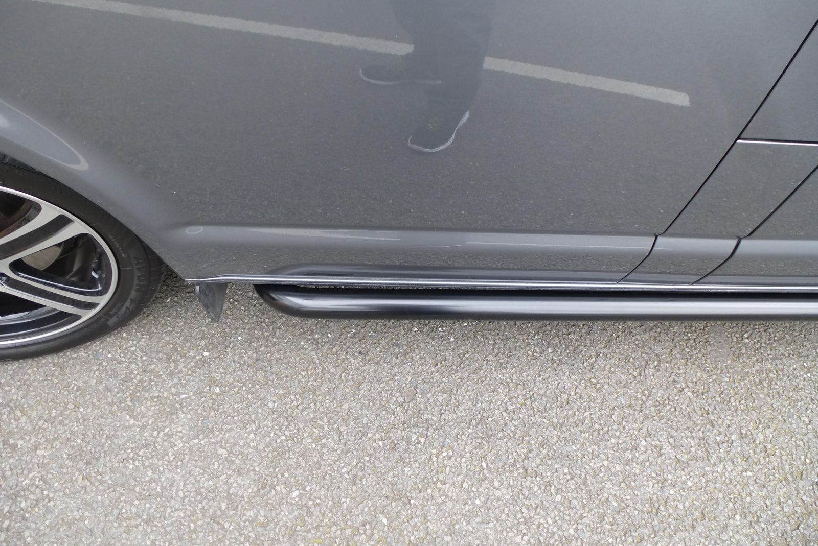 VW T5 Bj. 03-09 KRS Schwarze Schwellerrohre "Sport" 64mm - Direct 4x4 Autozubehör