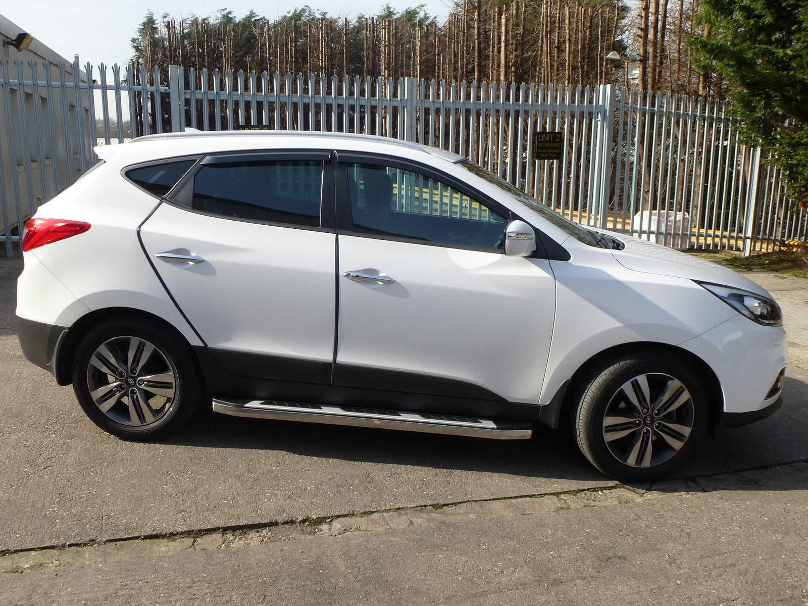 Hyundai ix35 Bj. 10-15 Trittbretter "Suburban" - Direct 4x4 Autozubehör