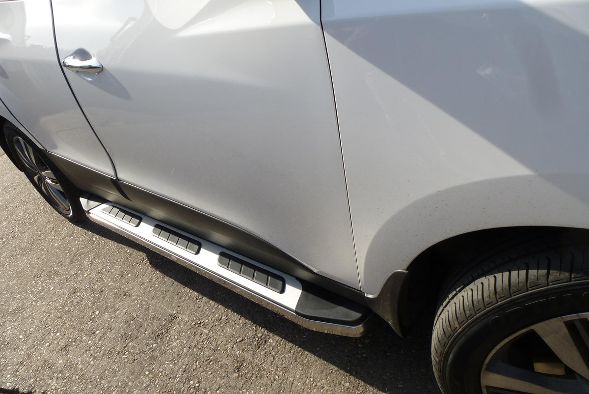 Hyundai ix35 Bj. 10-15 Trittbretter "Suburban" - Direct 4x4 Autozubehör