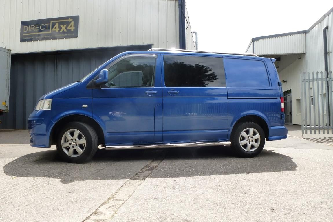 VW T5 Bj. 03-09 Kurzer RS Edelstahl Schwellerrohre mit Trittauflagen - Direct 4x4 Autozubehör