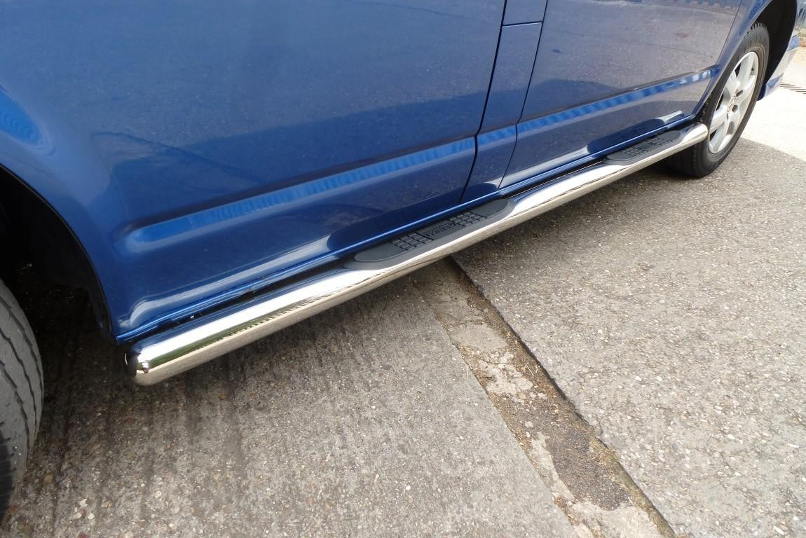 VW T5 Bj. 03-09 Kurzer RS Edelstahl Schwellerrohre mit Trittauflagen - Direct 4x4 Autozubehör