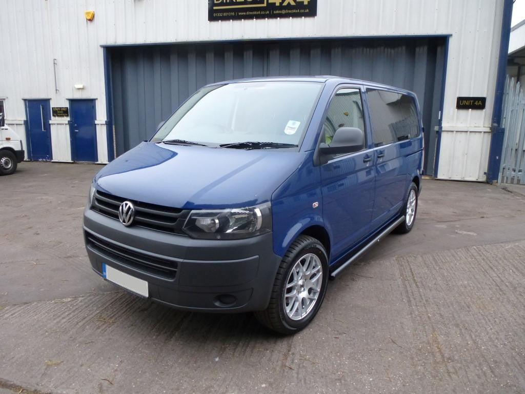 VW T5 Bj. 03-09 Kurzer Radstand schwarze Schwellerrohre mit 45° Enden ohne Stufenpads - Direct 4x4 Autozubehör