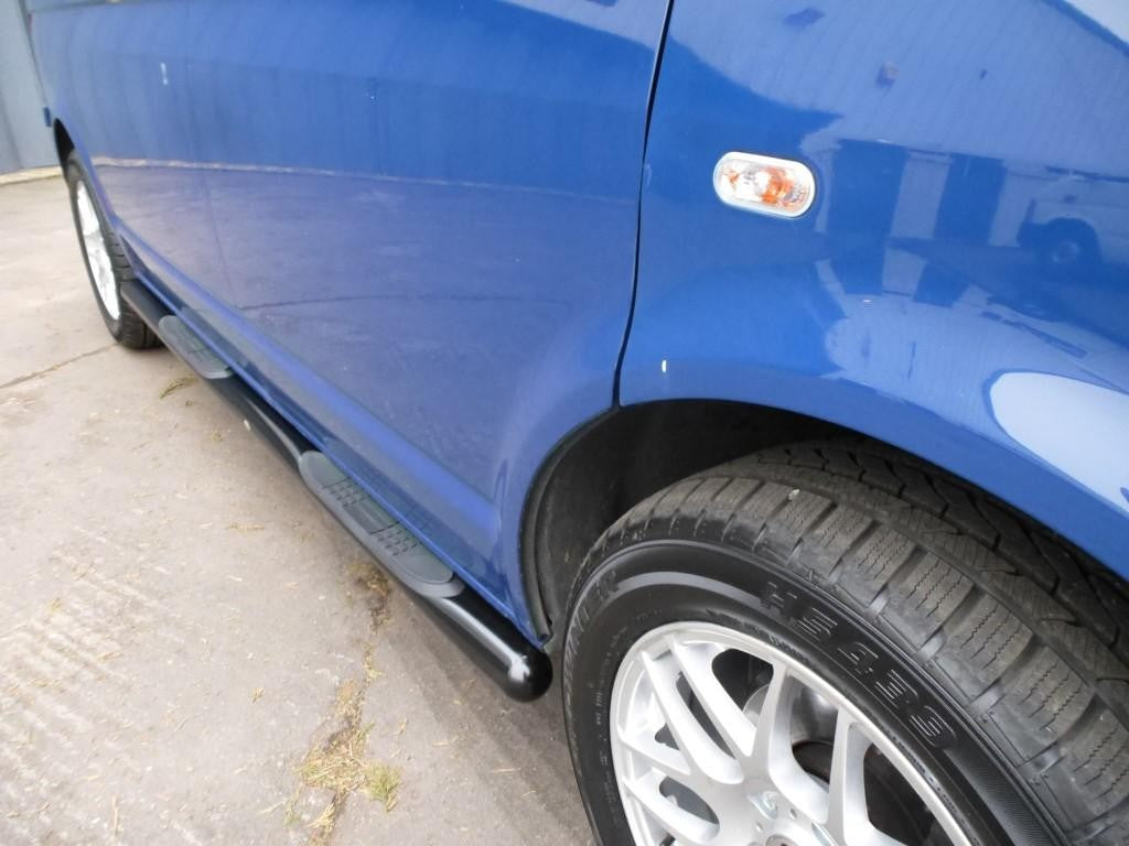 VW T5 Bj. 03-09 Kurzer RS schwarze Schwellerrohre mit runden Endkappen - Direct 4x4 Autozubehör