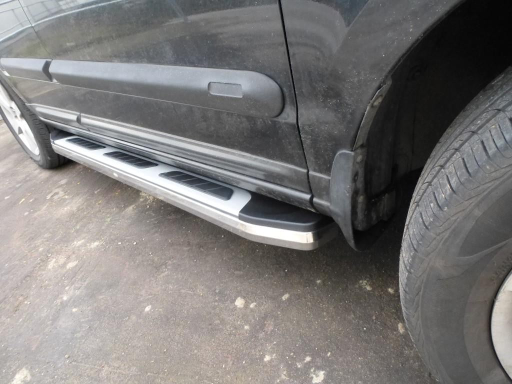 Hyundai Santa Fe Bj. 06-10 Trittbretter "Suburban" - Direct 4x4 Autozubehör