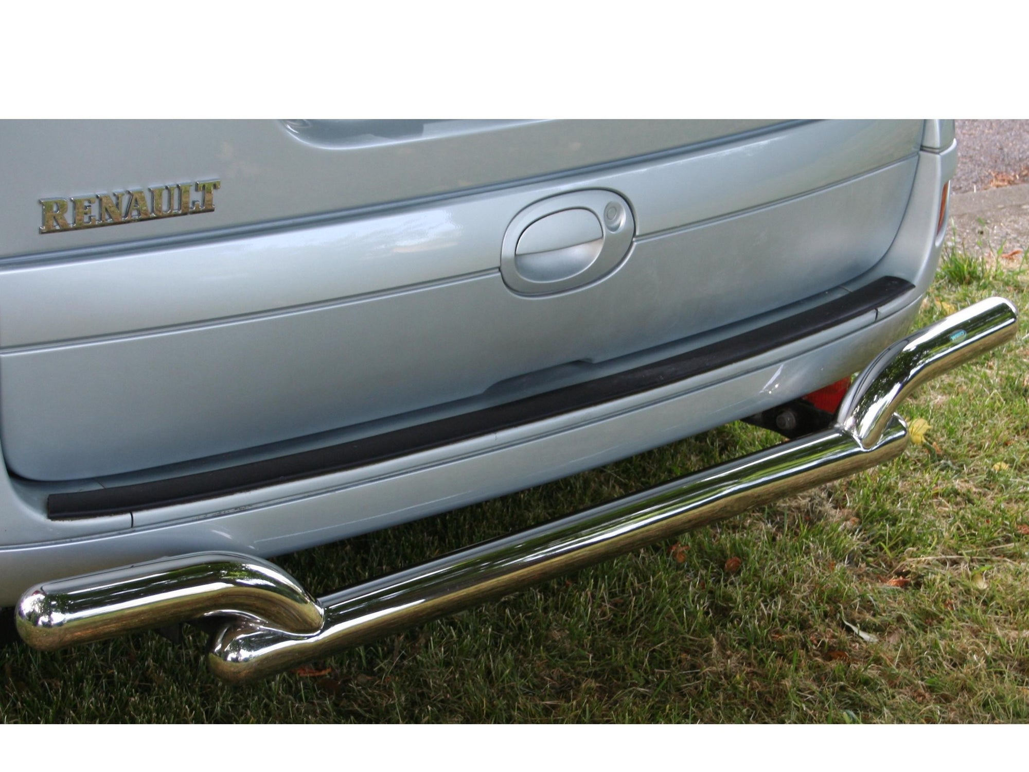 Renault Kangoo Bj. 03-08 Edelstahl Heck-Rammschutz - Direct 4x4 Autozubehör