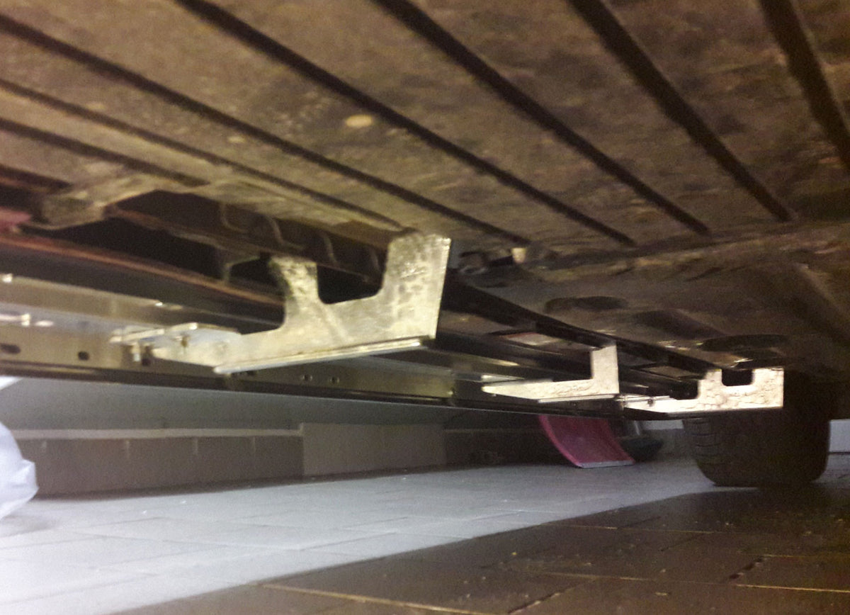 Ford Kuga Bj. 13-19 Trittbretter "Freedom" - Direct 4x4 Autozubehör