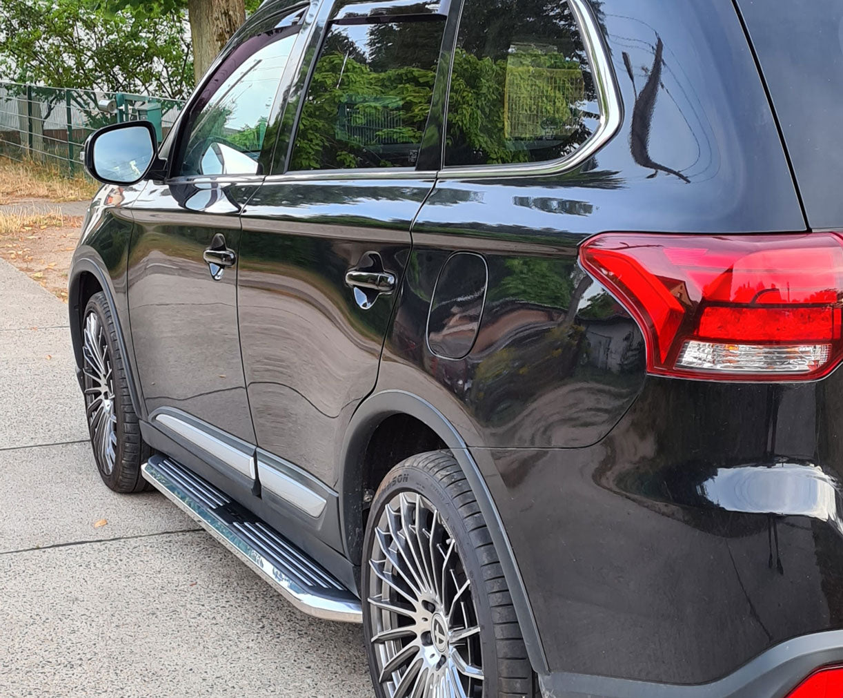 Mitsubishi Outlander ab Bj. 13 Trittbretter "Premier" - Direct 4x4 Autozubehör