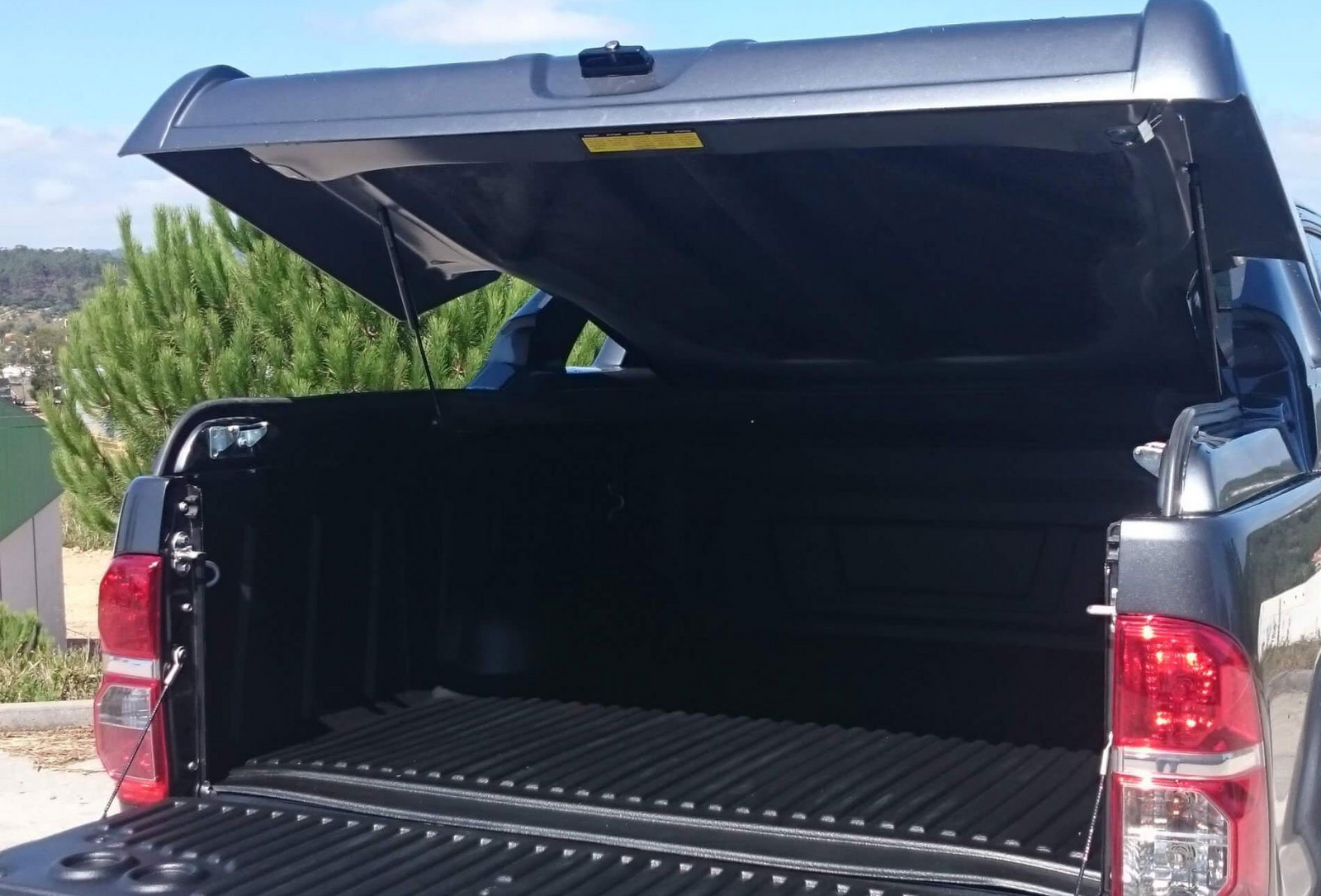 Toyota Hilux ab Bj. 16 Double Cab "Full-Box" Pick-Up HardTop Abdeckung - Direct 4x4 Autozubehör