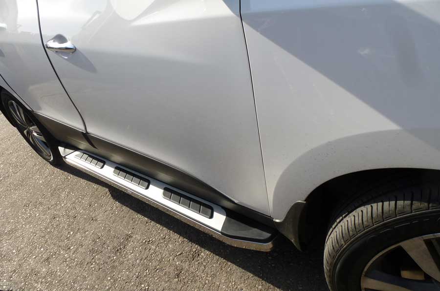 Hyundai Tucson Bj. 15-17 Trittbretter "Suburban" - Direct 4x4 Autozubehör