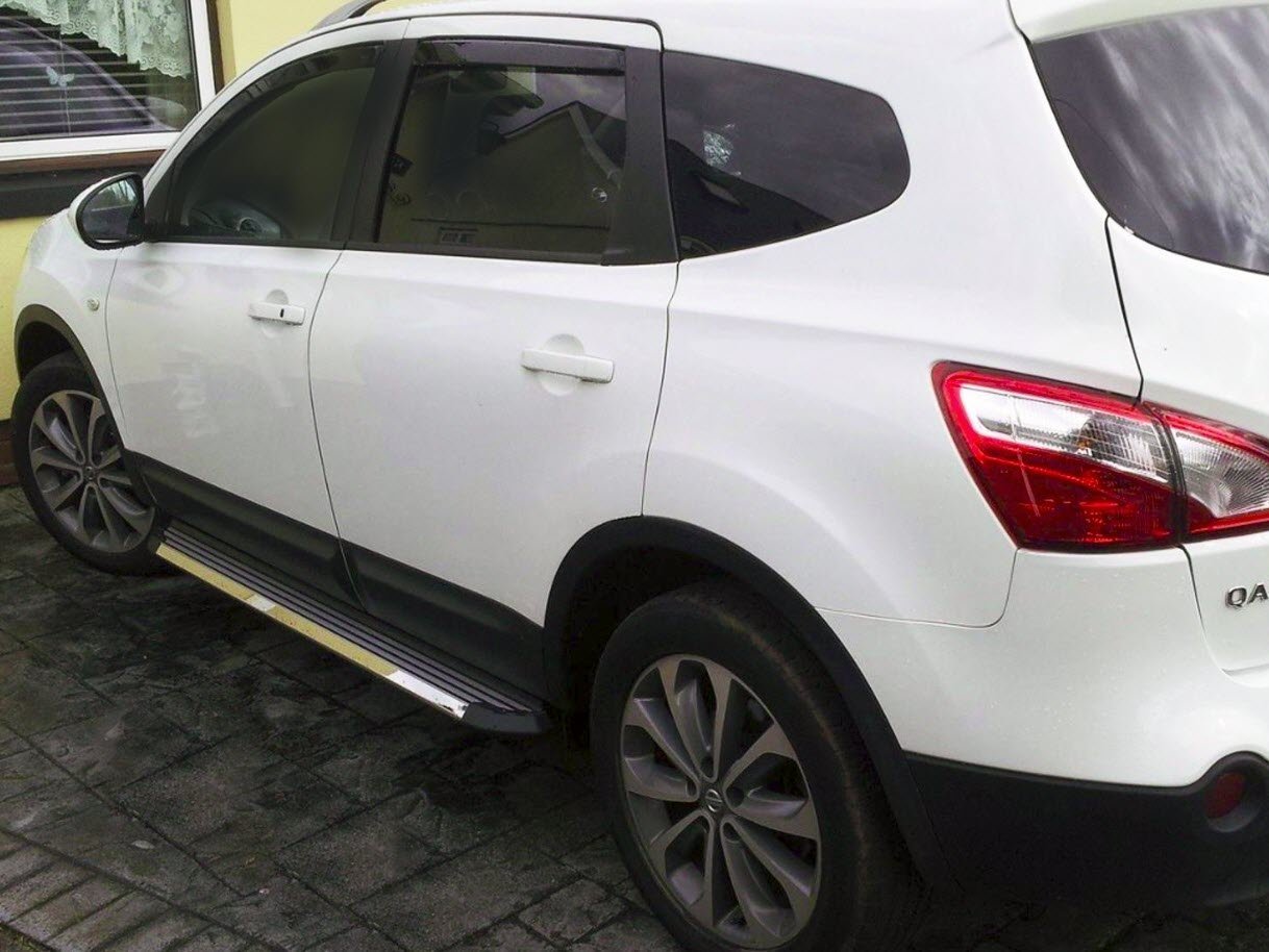 Nissan Qashqai ab Bj. 14 Trittbretter "Stingray" - Direct 4x4 Autozubehör