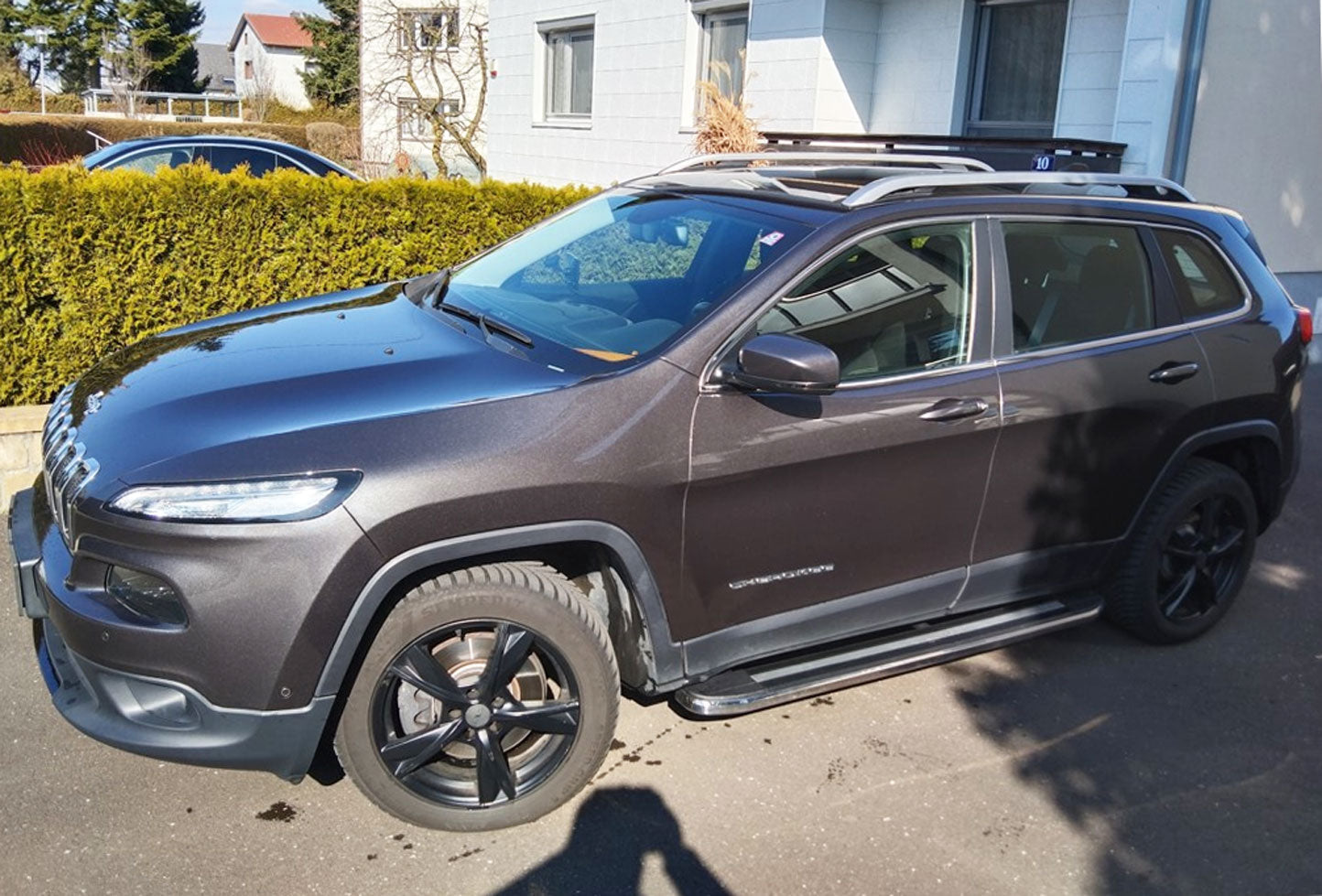 Jeep Cherokee Bj. 14-23 Trittbretter "Panther" - Direct 4x4 Autozubehör
