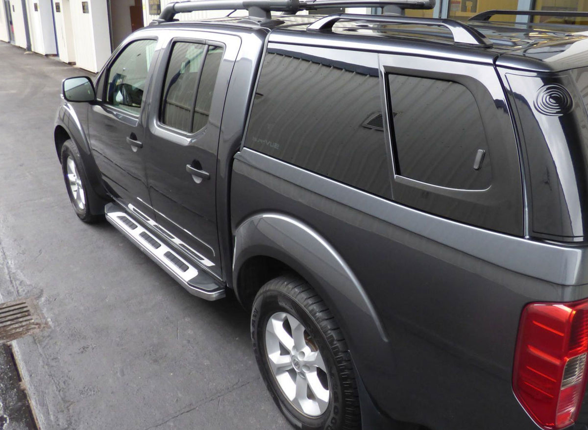 Nissan Navara D40 Double Cab Bj. 06-15 Trittbretter "Suburban" - Direct 4x4 Autozubehör