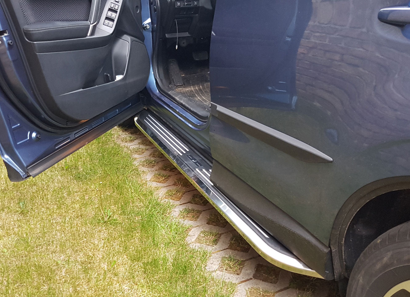 Subaru Forester Bj. 14-17 Trittbretter "Premier'" - Direct 4x4 Autozubehör