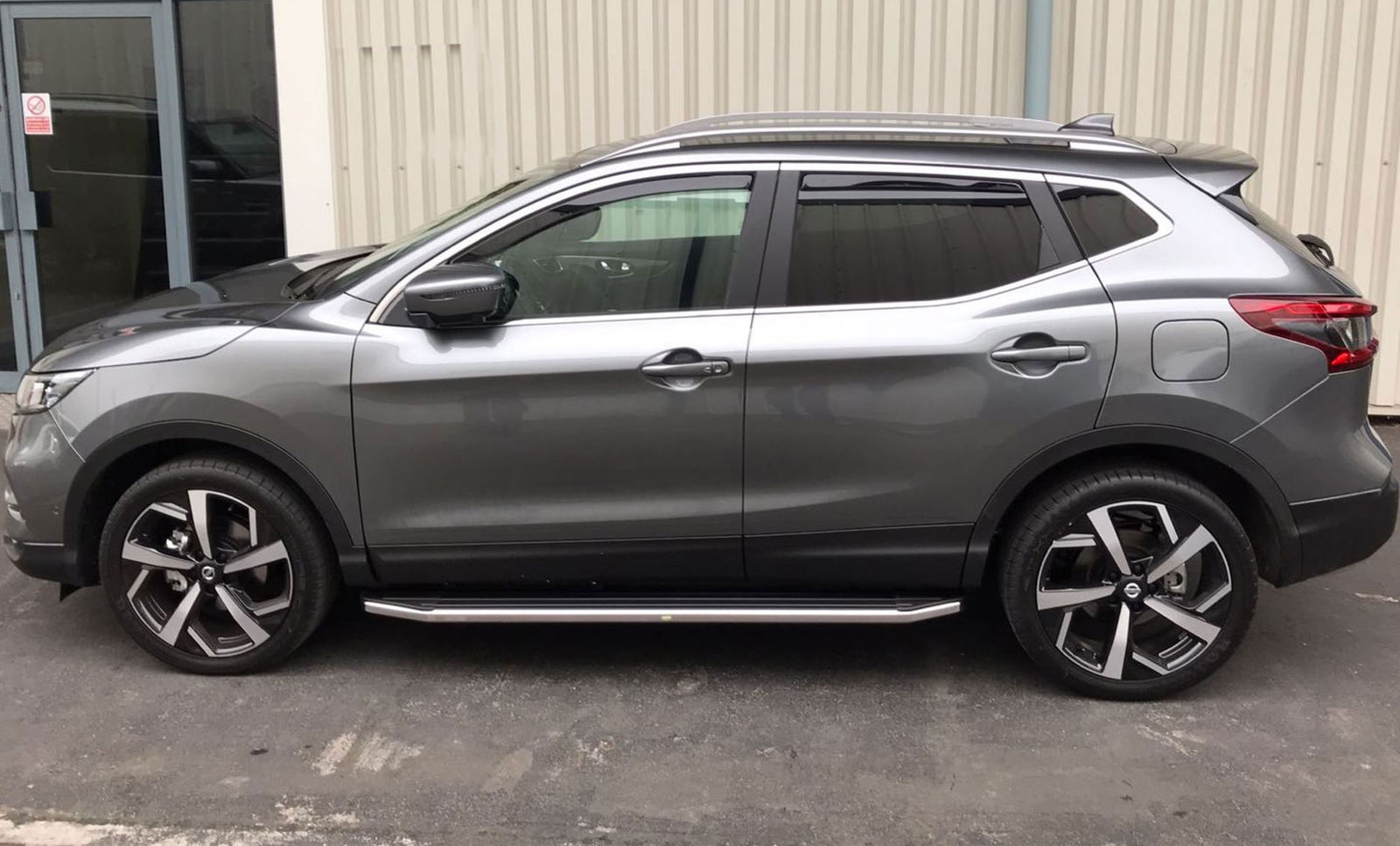Nissan X-Trail Bj. 14-17 Trittbretter "Raptor" - Direct 4x4 Autozubehör
