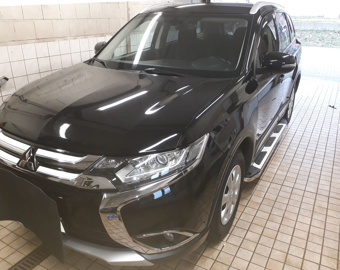 Mitsubishi Outlander ab Bj. 13 Trittbretter "Suburban" - Direct 4x4 Autozubehör