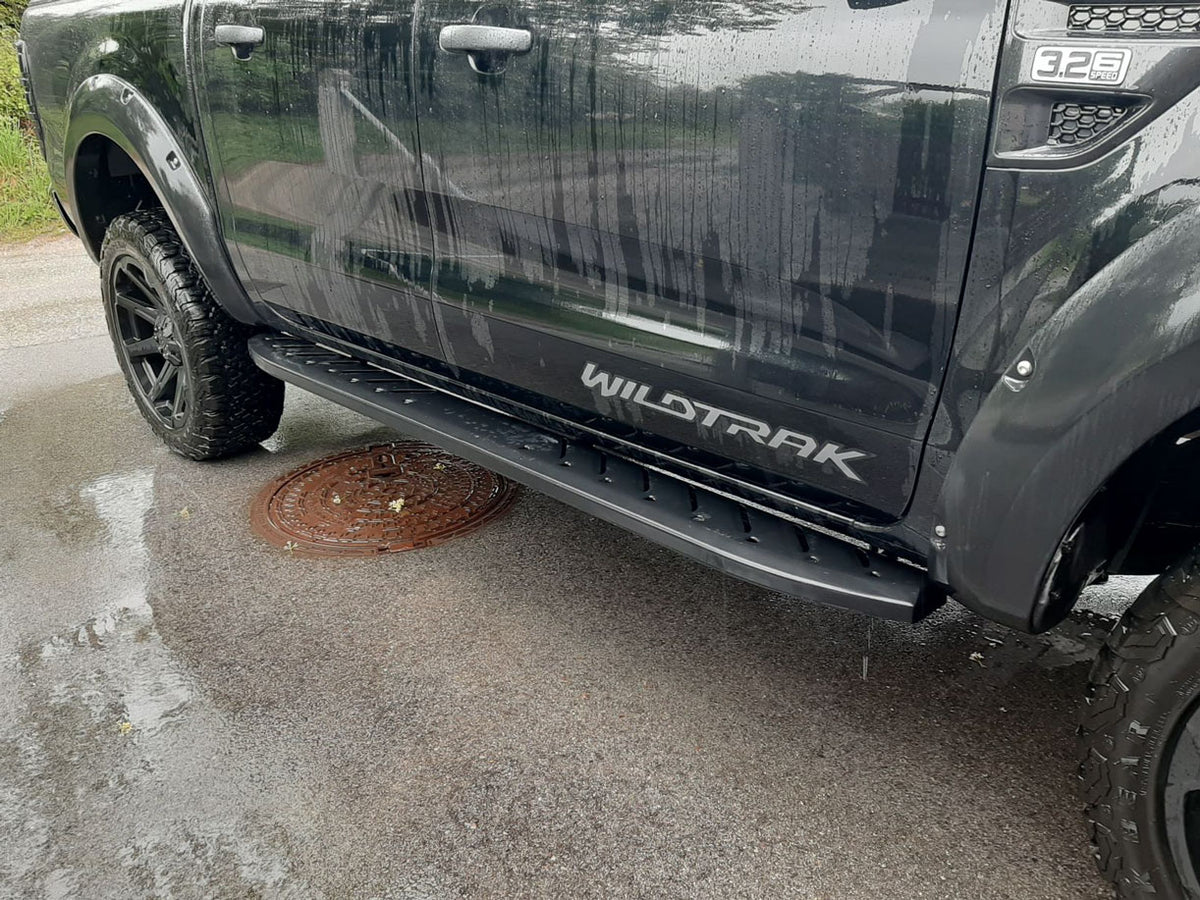 Ford Ranger Double Cab Bj. 12-15 Trittbretter "Shark" - Direct 4x4 Autozubehör