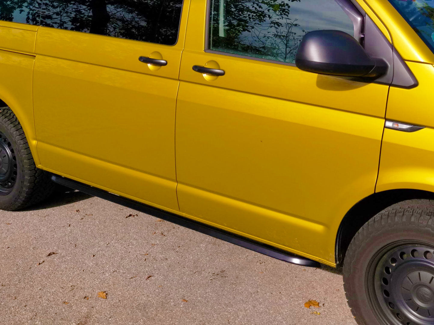 VW T5 Bj. 03-09 Kurzer RS OE Style schwarze Schwellerrohre "N-Max" - Direct 4x4 Autozubehör