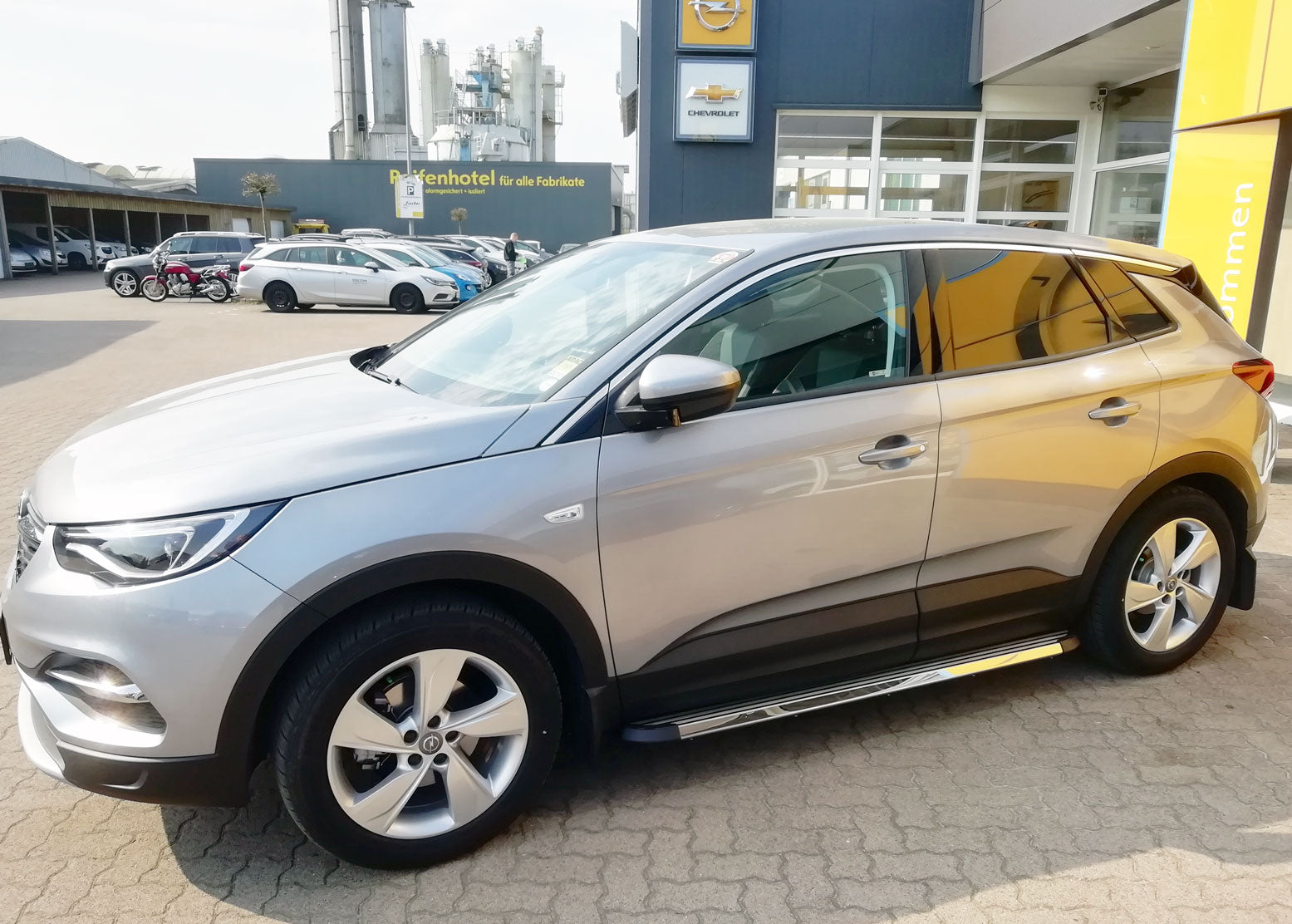 Opel Grandland X ab Bj. 17 Trittbretter "Stingray" - Direct 4x4 Autozubehör