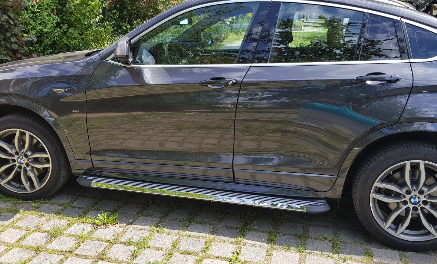 BMW X4 ab Bj. 14 (inkl. M Sport) Trittbretter "Stingray" - Direct 4x4 Autozubehör