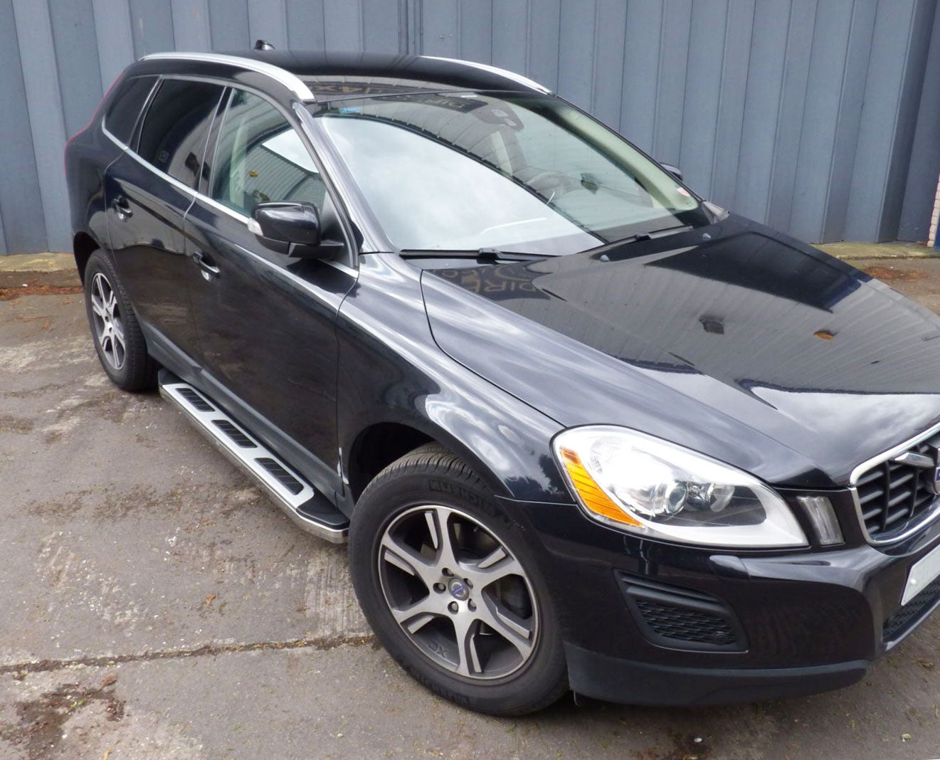 Volvo XC60 Bj. 09-17 Trittbretter "Suburban" - Direct 4x4 Autozubehör