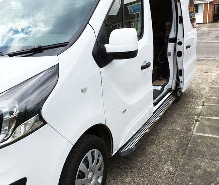 Nissan NV300 KRS ab Bj. 16 Trittbretter "Stingray" - Direct 4x4 Autozubehör