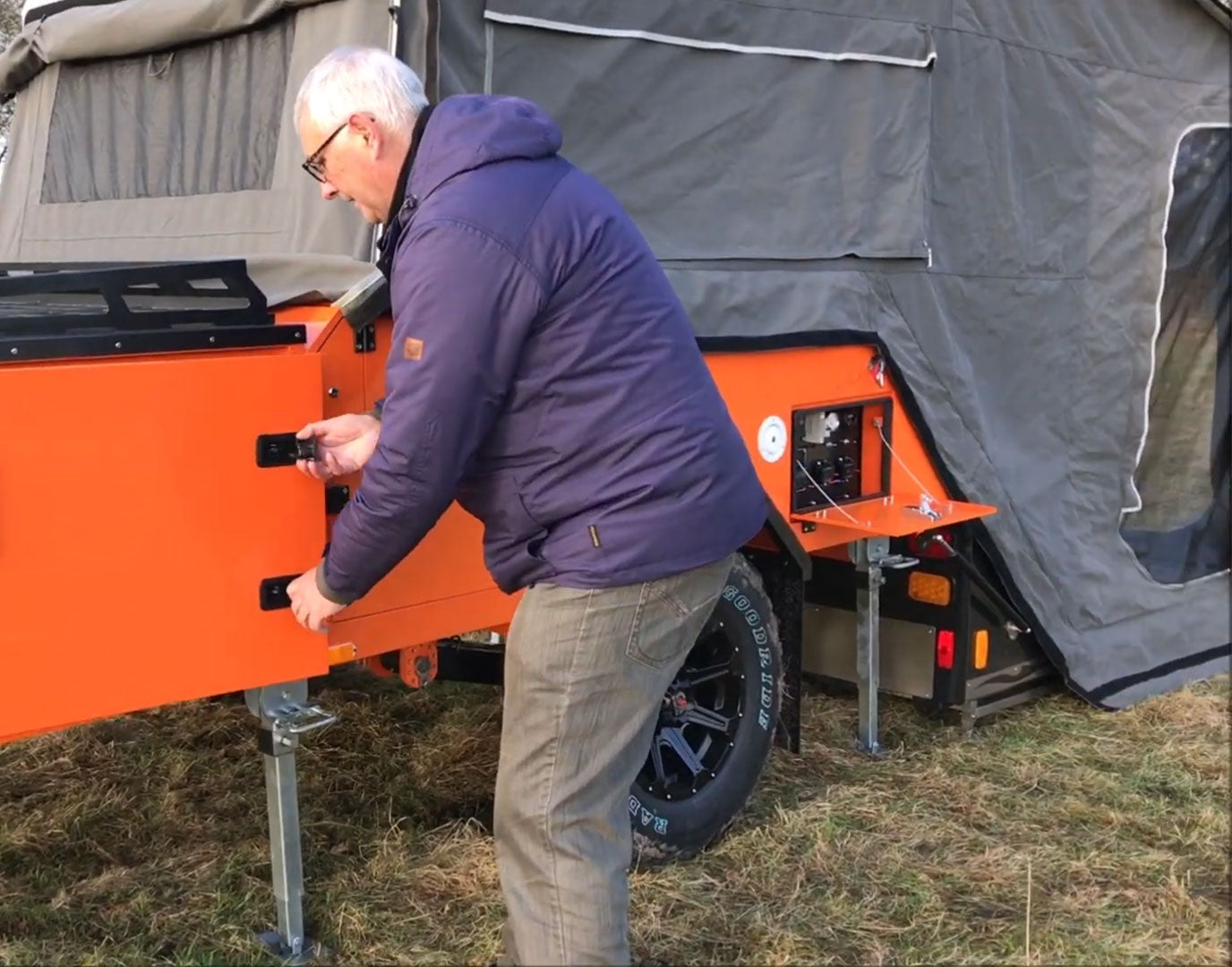 Offroad Wohnwagen "Goliath4x4" 2 Personen All Inklusive - Direct 4x4 Autozubehör