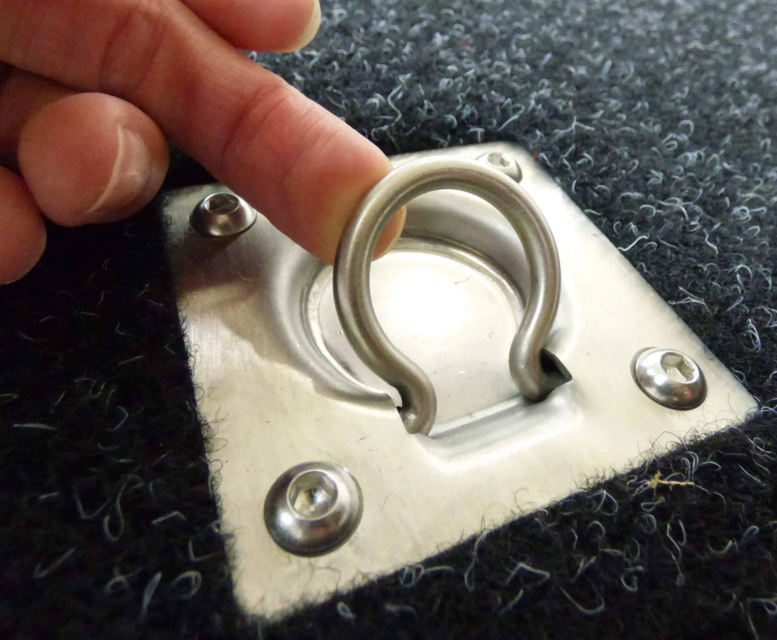 Schubkasten System "TopOne" 130 x 100 x 30cm mit Teppich-Auflage - Direct 4x4 Autozubehör