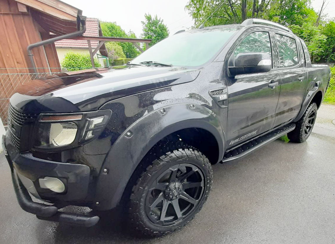 Ford Ranger Double Cab Bj. 12-15 Trittbretter "Shark" - Direct 4x4 Autozubehör