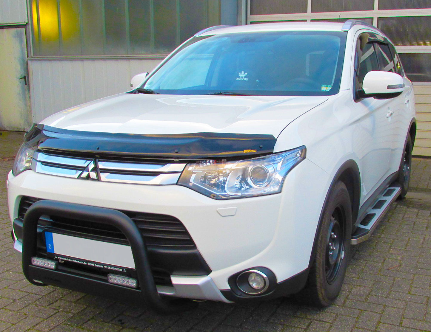 Mitsubishi Outlander ab Bj. 13 Trittbretter "Suburban" - Direct 4x4 Autozubehör