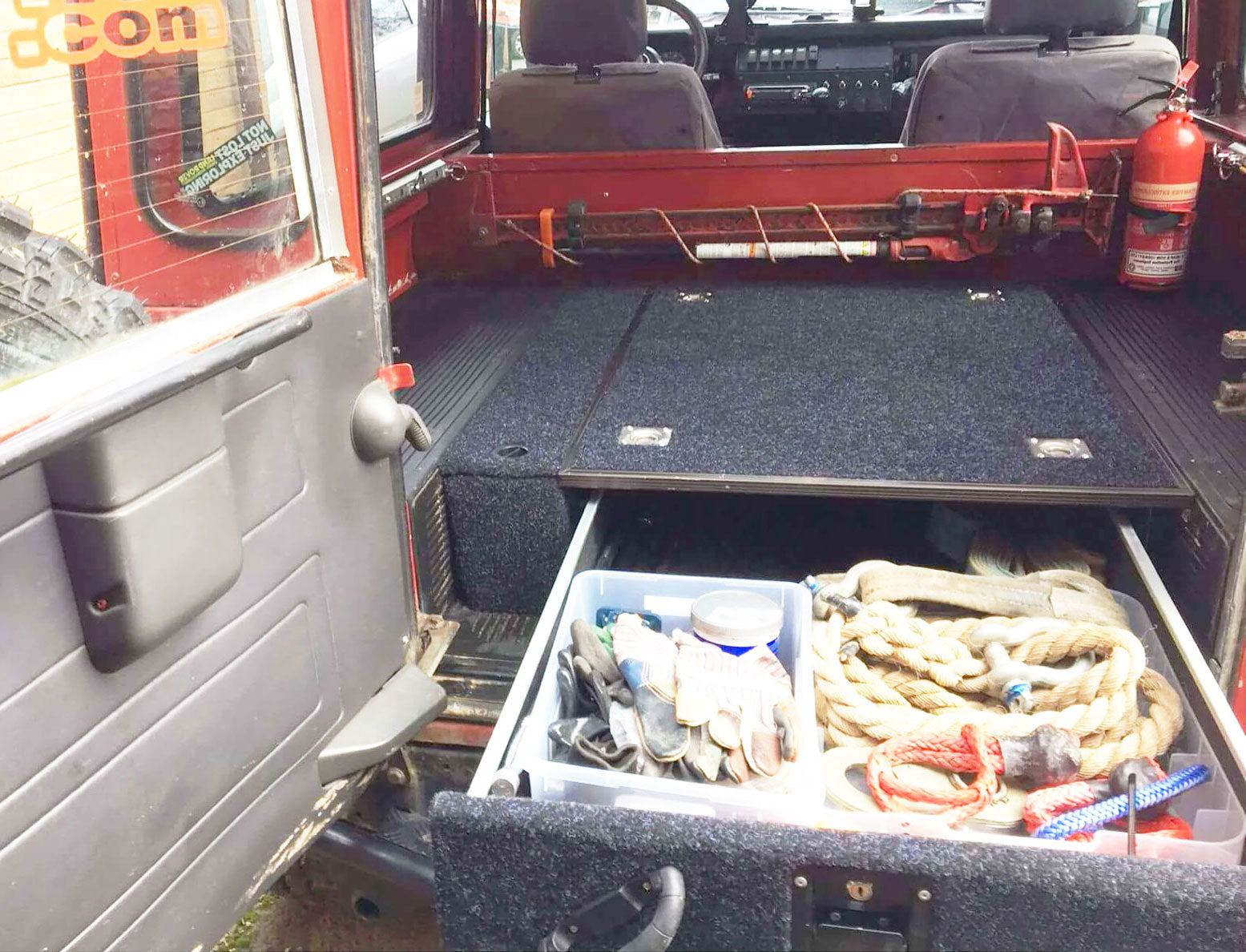 Land Rover Defender Transportsystem "Landi" 100 x 75 x 23cm - Direct 4x4 Autozubehör