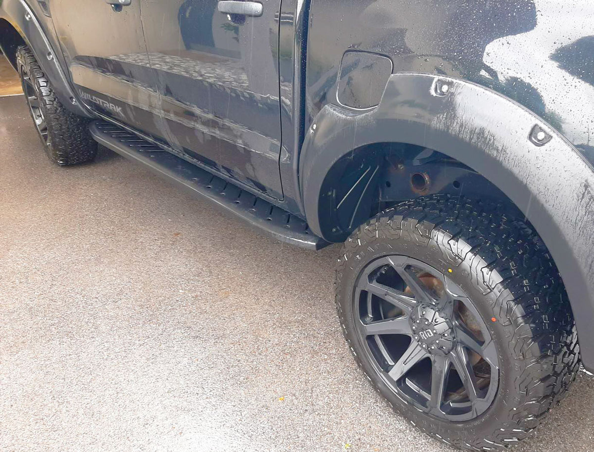 Ford Ranger Double Cab Bj. 12-15 Trittbretter "Shark" - Direct 4x4 Autozubehör