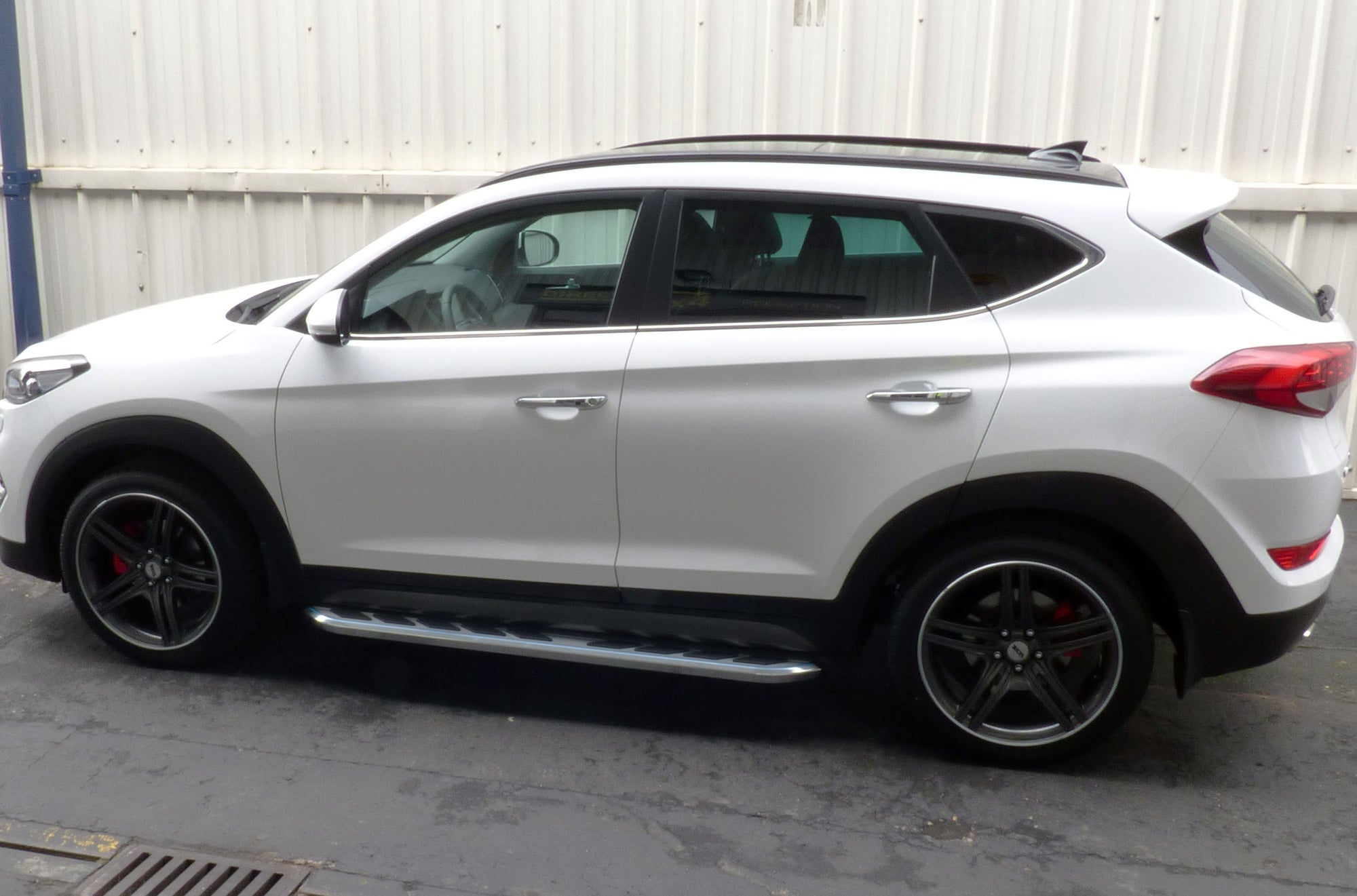 Hyundai Tucson Bj. 15-17 Trittbretter "Monsoon" - Direct 4x4 Autozubehör