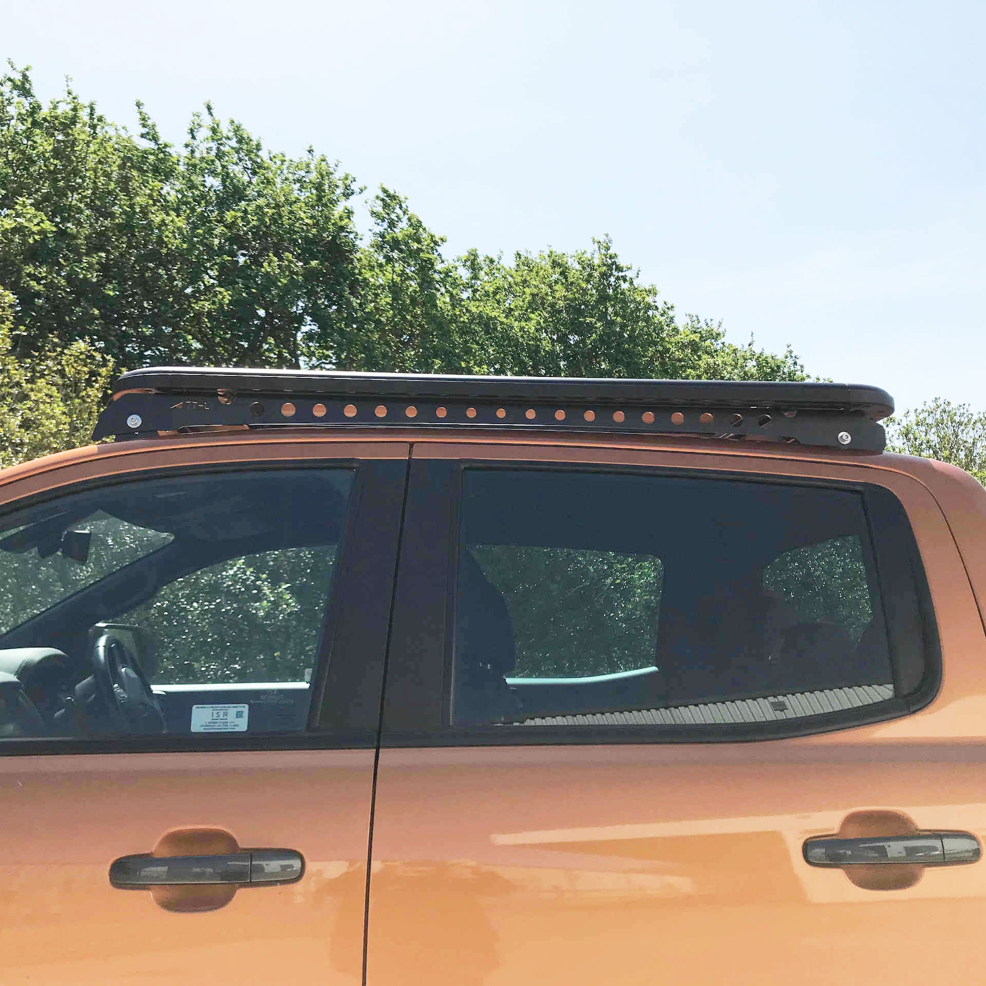 Dachträger NAVIS Ford Ranger flach Alu schwarz optional mit Reling
