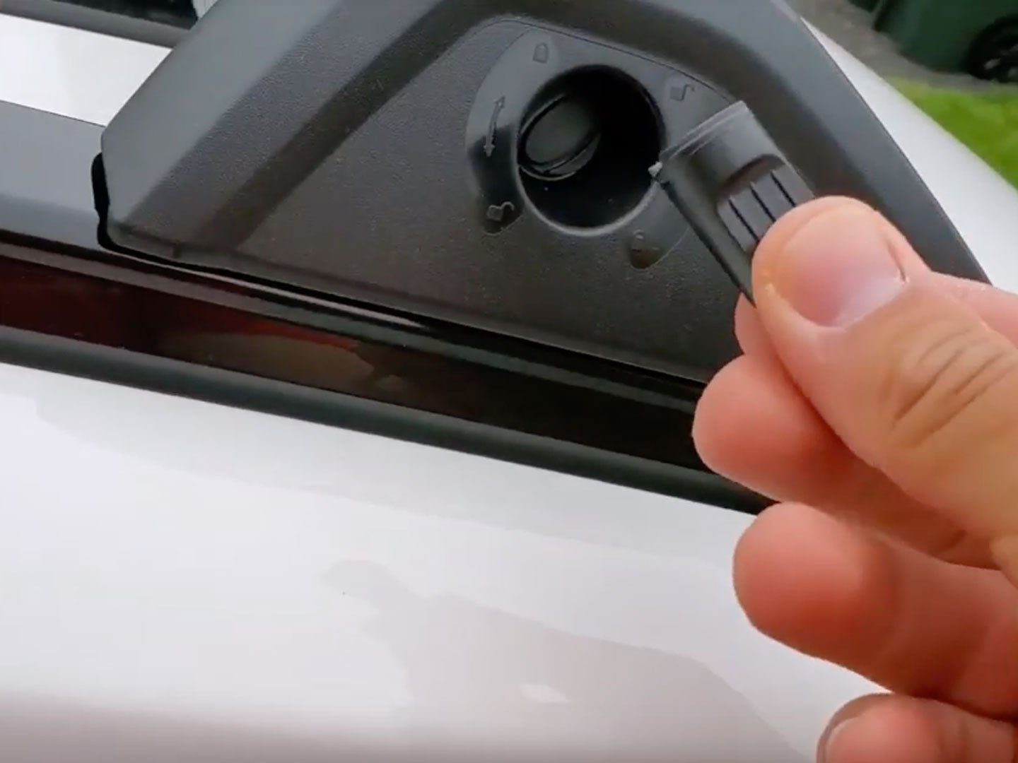 Toyota RAV4 ab Bj. 19 Aluminium Dachquerträger - Direct 4x4 Autozubehör