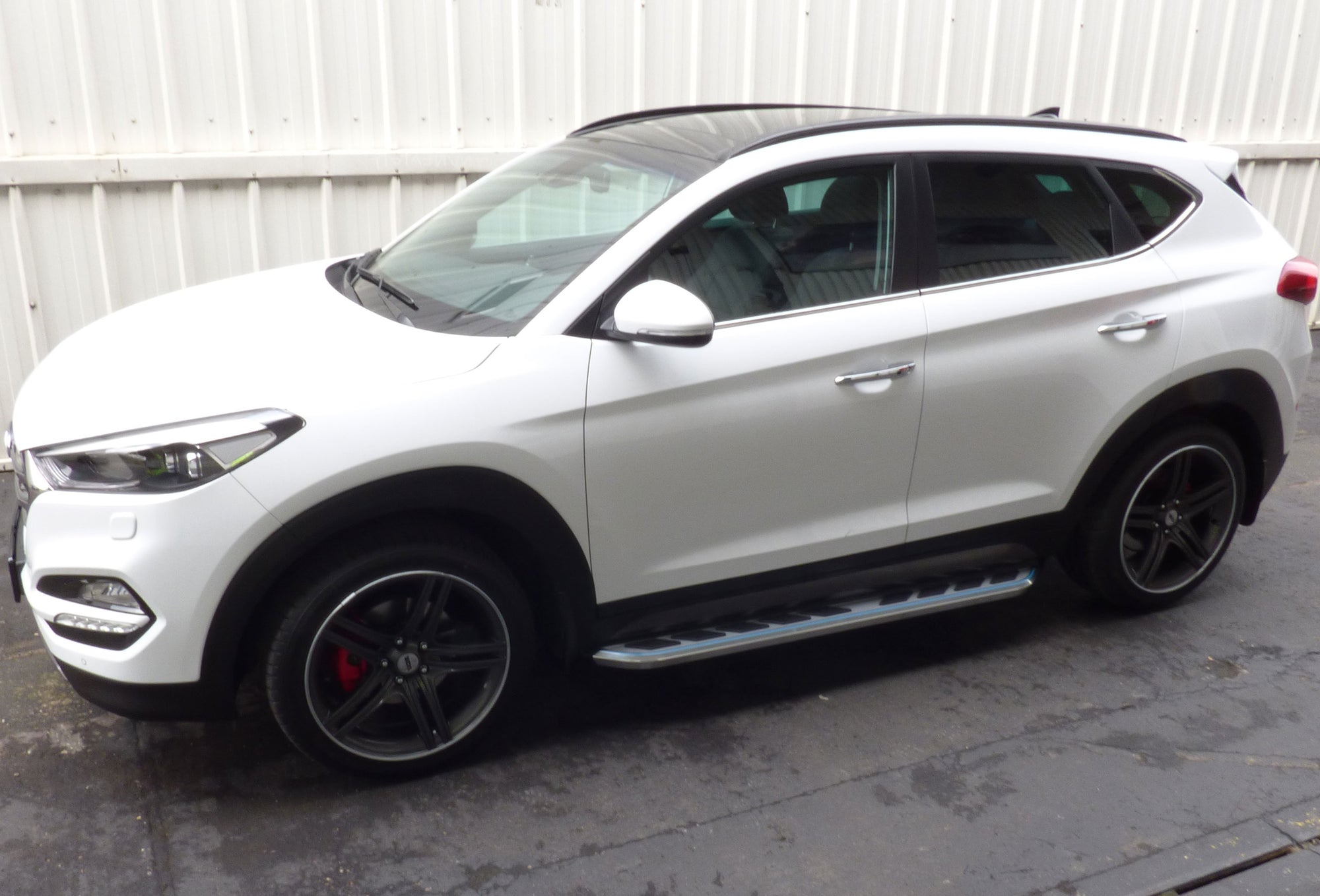 Hyundai Tucson Bj. 15-17 Trittbretter "Monsoon" - Direct 4x4 Autozubehör