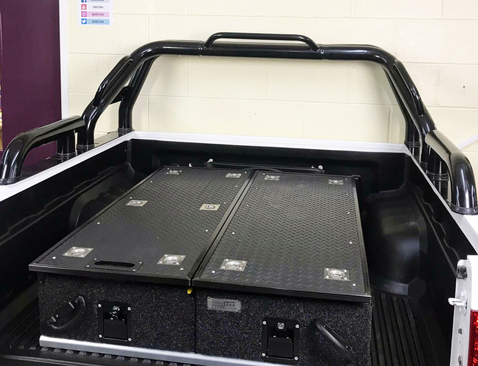 Universal Pick-Up Überrollbügel 76mm in Schwarz "Boss" - Direct 4x4 Autozubehör